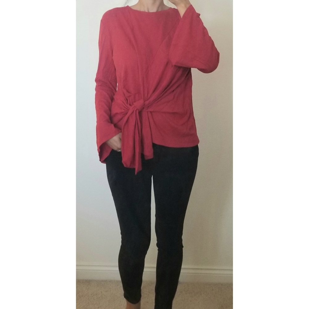 NWOT Front tie bell sleeves shirt